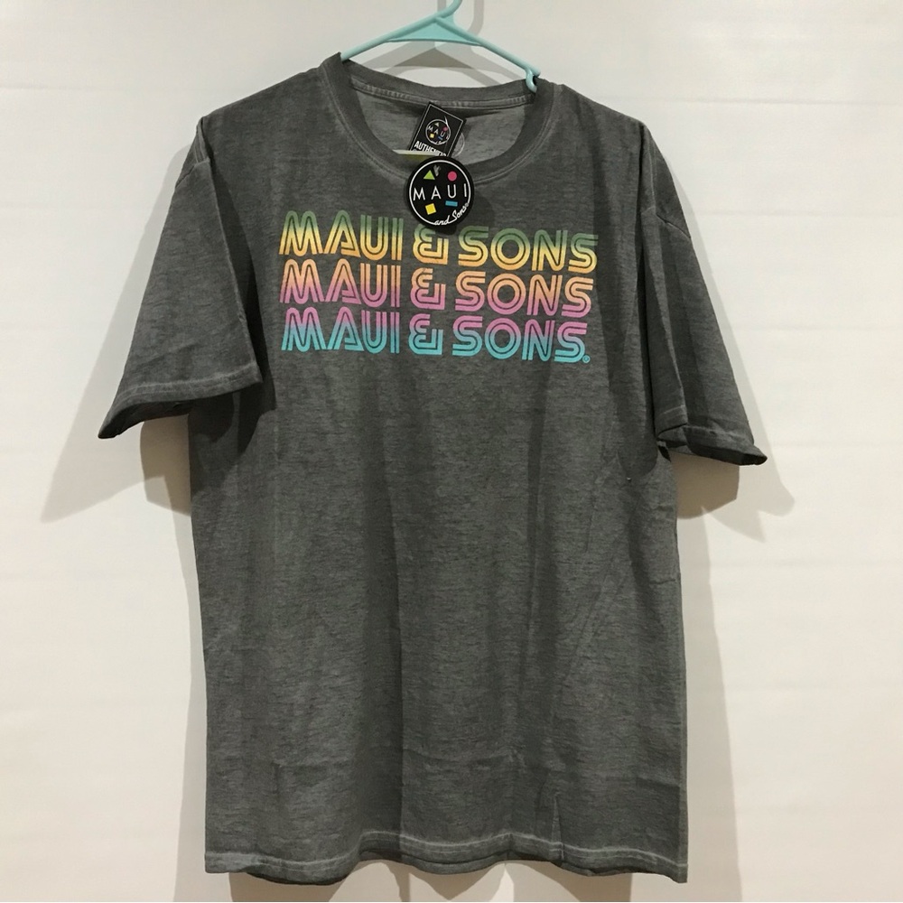 Maui and Son YMN Gray Colorful Logo Short Sleeve T-Shirt 
Large 
100%Cotton